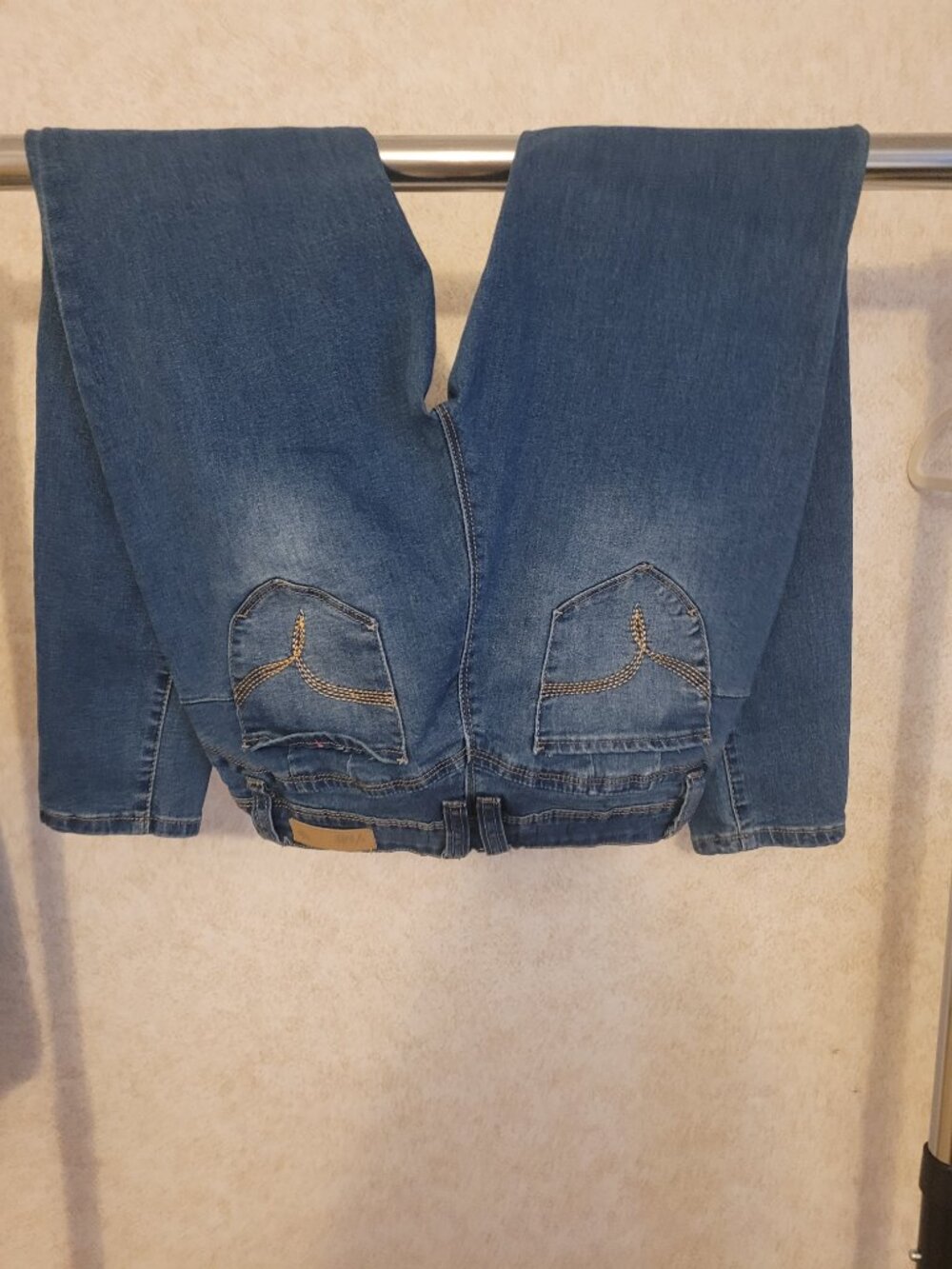 Blue Jeans YMI Size 9 Midrise Skinny - Picture 3 of 16